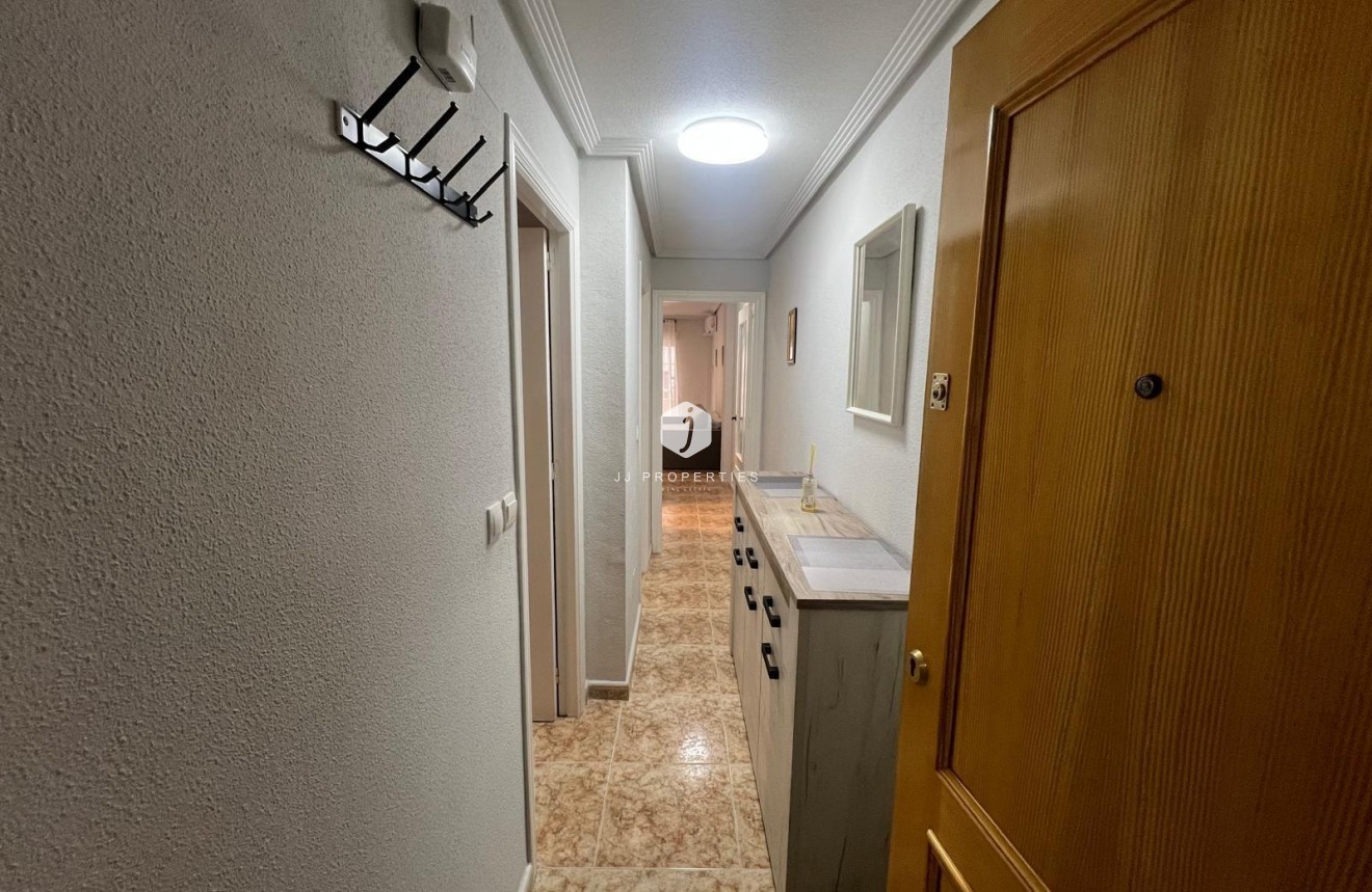 Tweedehands - Appartement / flat -
Torrevieja - Centro
