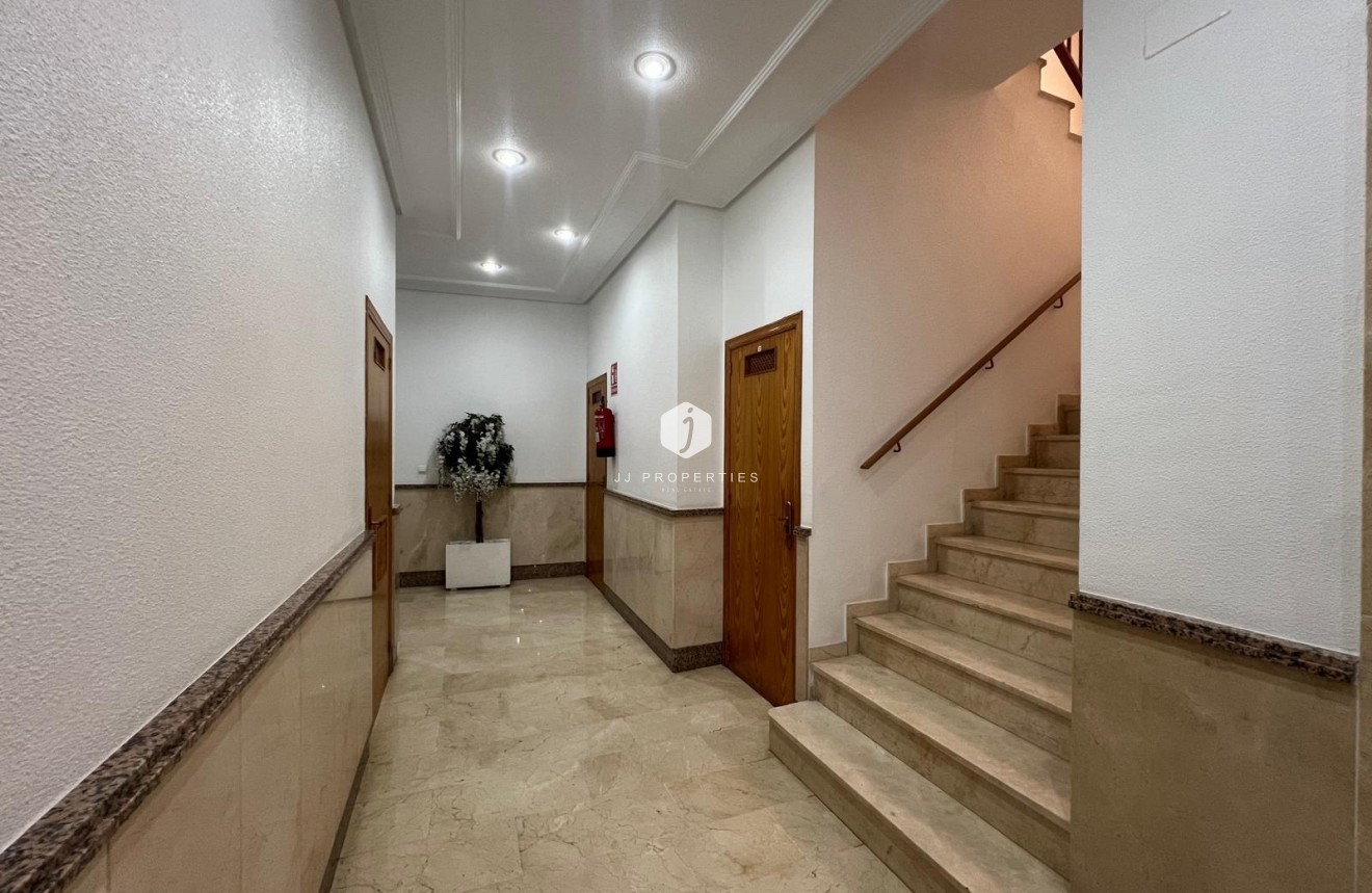 Tweedehands - Appartement / flat -
Torrevieja - Centro