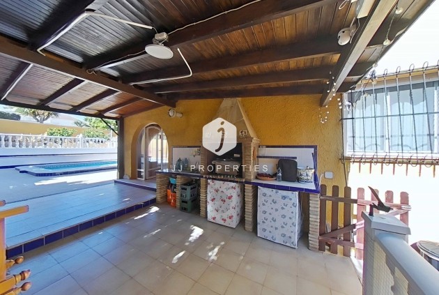 Segunda mano - Villa -
Torrevieja - Los Balcones