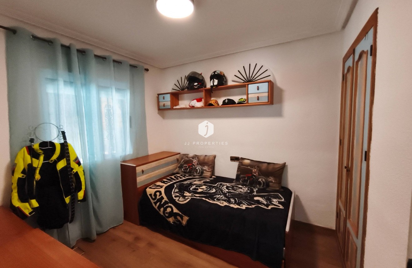 Segunda mano - Villa -
Torrevieja - Los Balcones