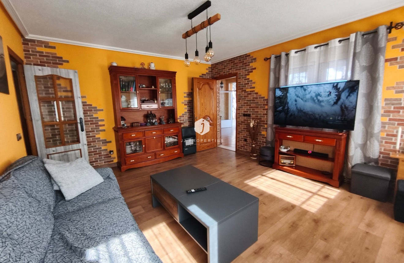 Segunda mano - Villa -
Torrevieja - Los Balcones