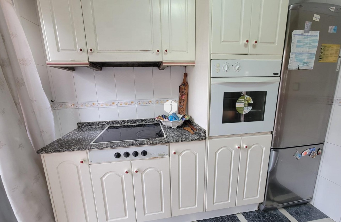 Resale - Apartment / flat -
Torrevieja - Centro