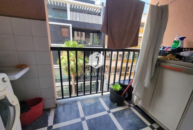 Resale - Apartment / flat -
Torrevieja - Centro