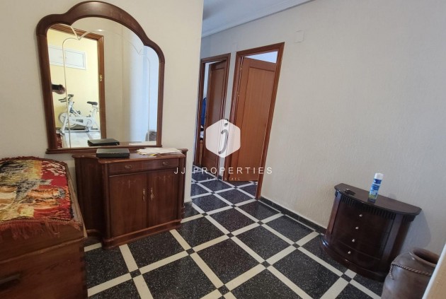 Resale - Apartment / flat -
Torrevieja - Centro