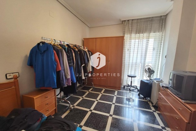 Resale - Apartment / flat -
Torrevieja - Centro