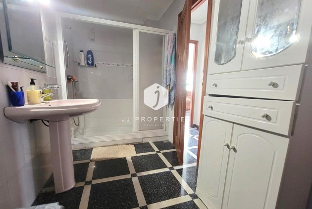 Resale - Apartment / flat -
Torrevieja - Centro