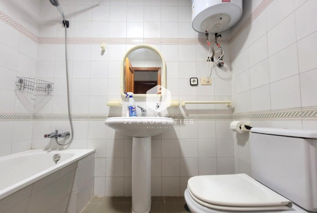 Resale - Apartment / flat -
Torrevieja - Centro