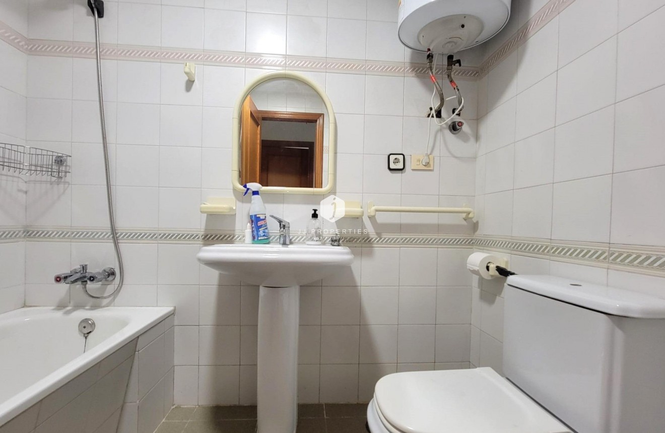 Resale - Apartment / flat -
Torrevieja - Centro