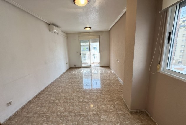 Resale - Apartment / flat -
Torrevieja - Costa Blanca