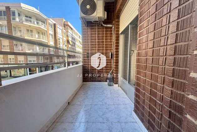 Resale - Apartment / flat -
Torrevieja