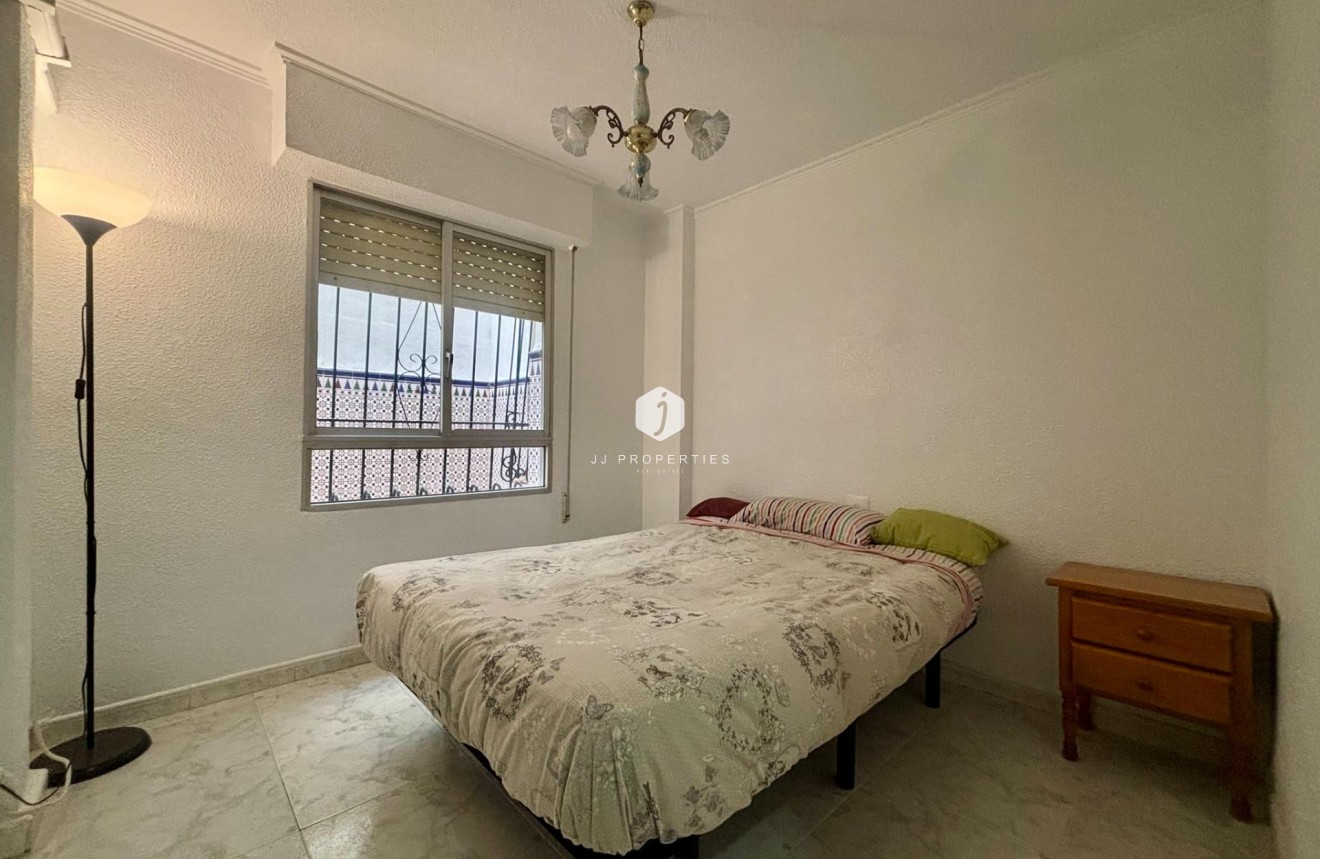 Resale - Apartment / flat -
Torrevieja