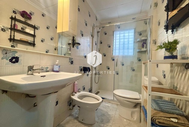 Resale - Apartment / flat -
Torrevieja