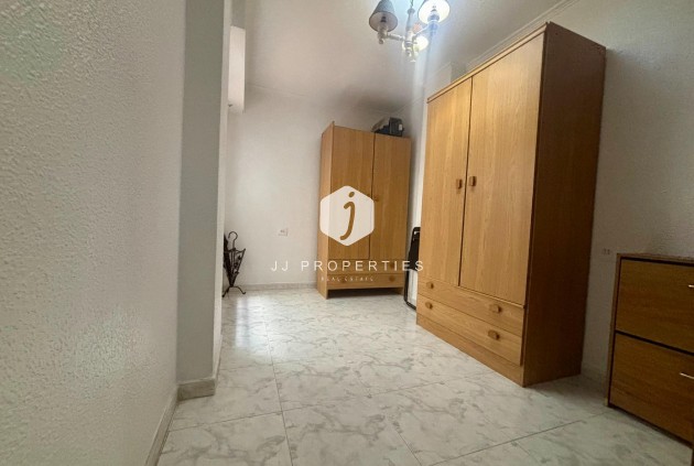 Resale - Apartment / flat -
Torrevieja