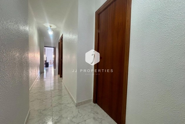 Resale - Apartment / flat -
Torrevieja