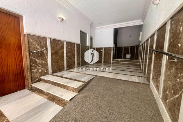 Resale - Apartment / flat -
Torrevieja