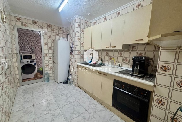 Resale - Apartment / flat -
Torrevieja
