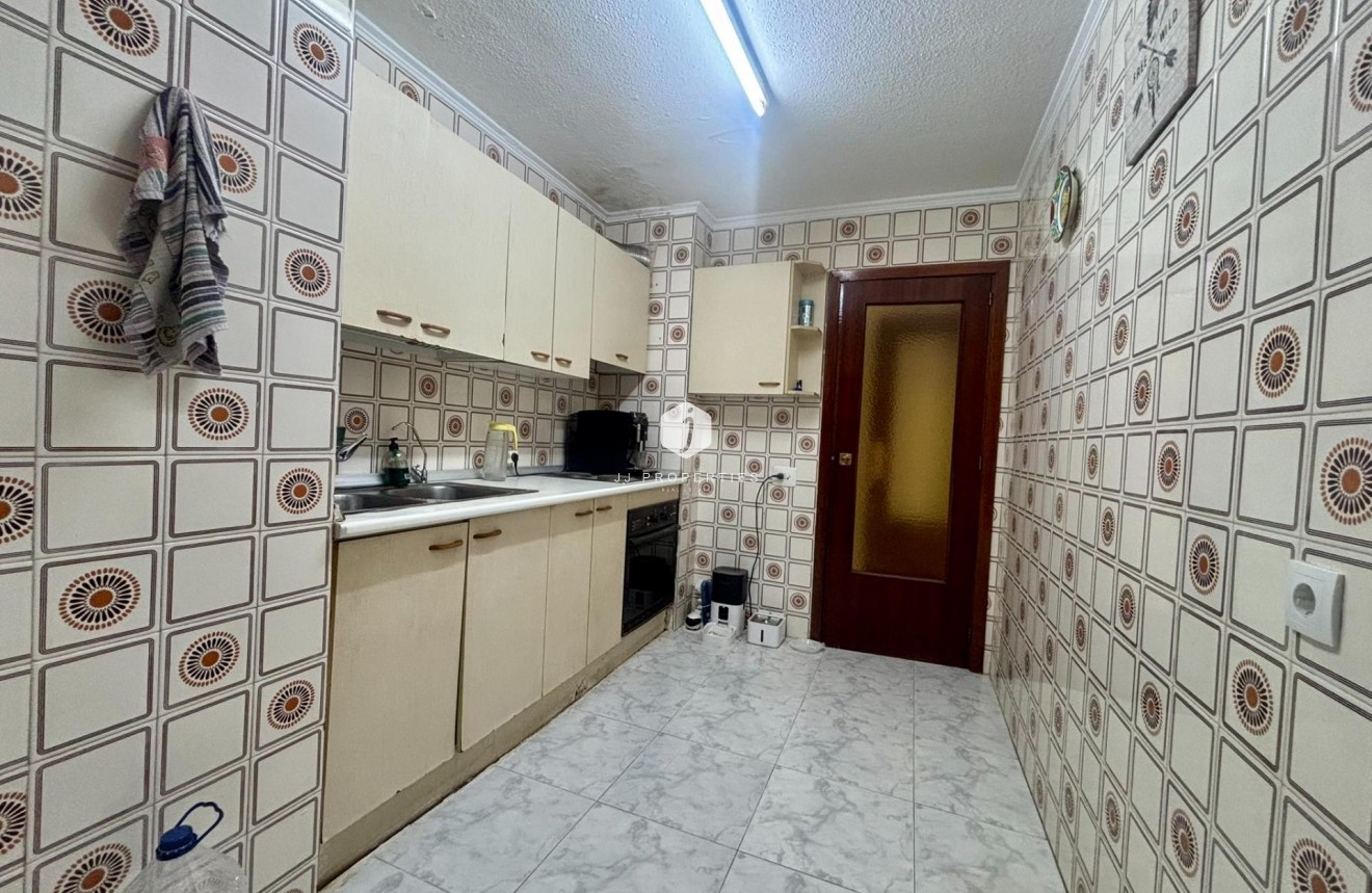Resale - Apartment / flat -
Torrevieja
