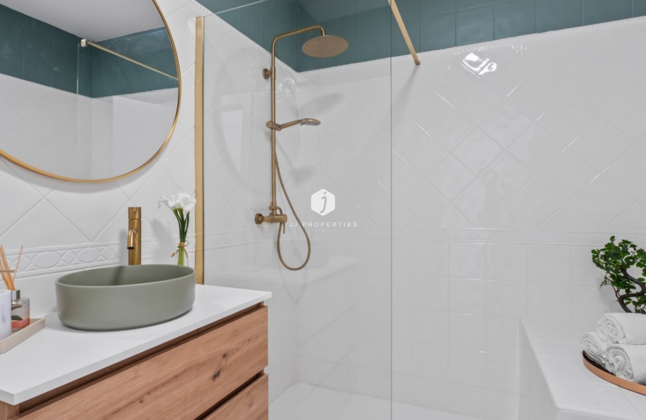 Resale - Chalet -
Orihuela Costa - Costa Blanca