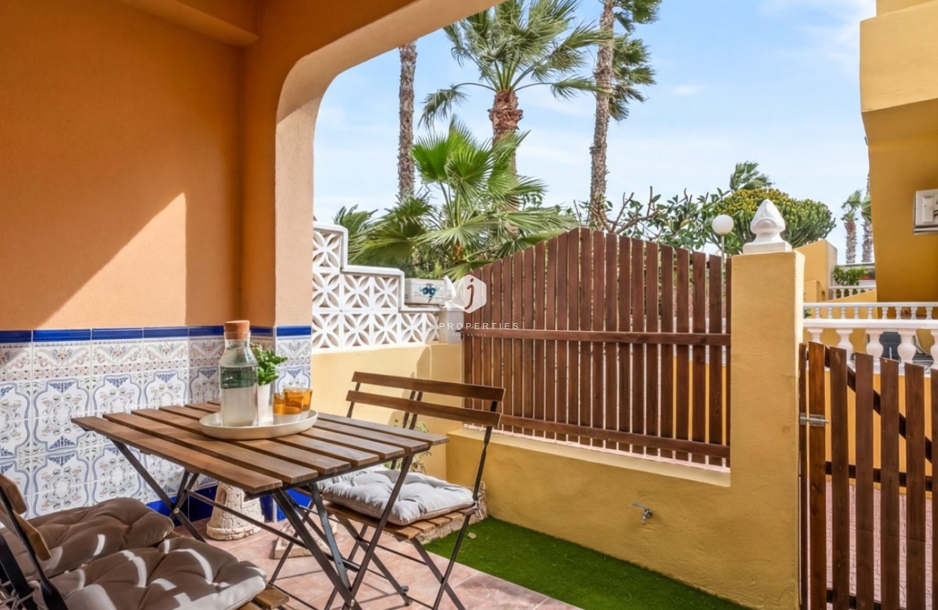 Resale - Chalet -
Orihuela Costa - Costa Blanca