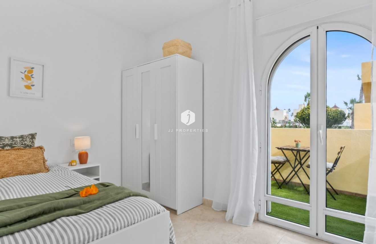 Resale - Chalet -
Orihuela Costa - Costa Blanca