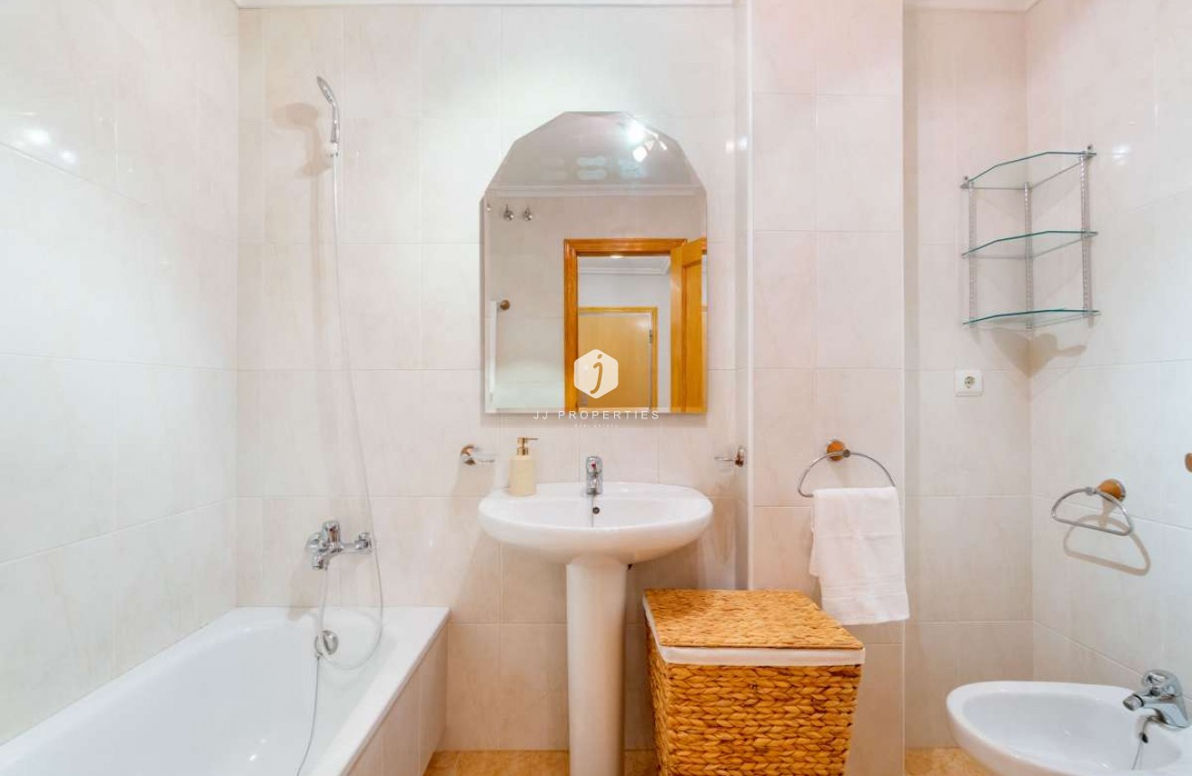 Segunda mano - Apartamento / piso -
Torrevieja - Costa Blanca