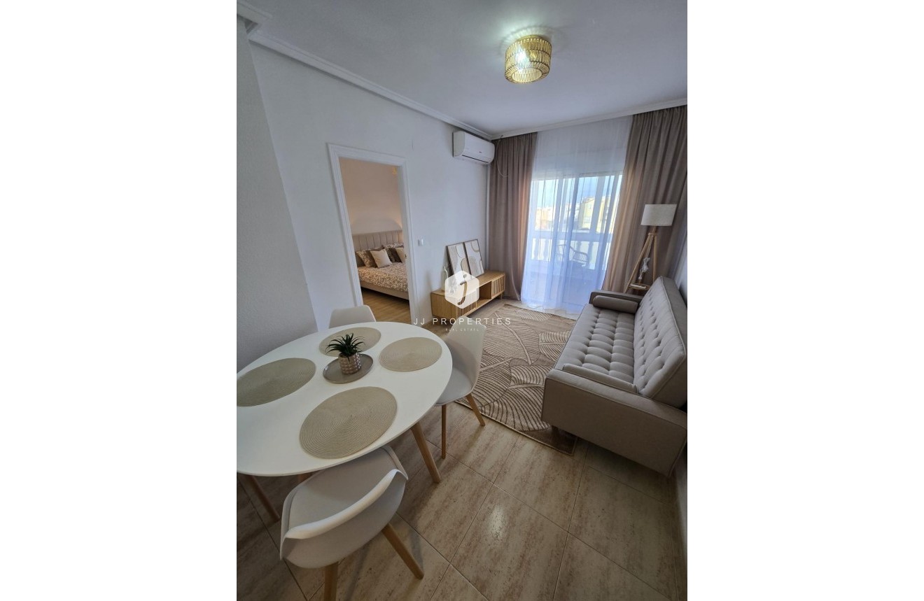 Resale - Apartment / flat -
Torrevieja - Torreblanca