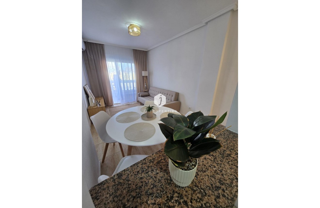 Resale - Apartment / flat -
Torrevieja - Torreblanca
