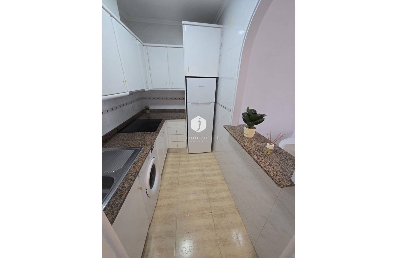 Resale - Apartment / flat -
Torrevieja - Torreblanca