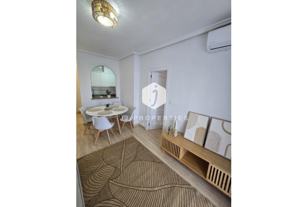 Resale - Apartment / flat -
Torrevieja - Torreblanca