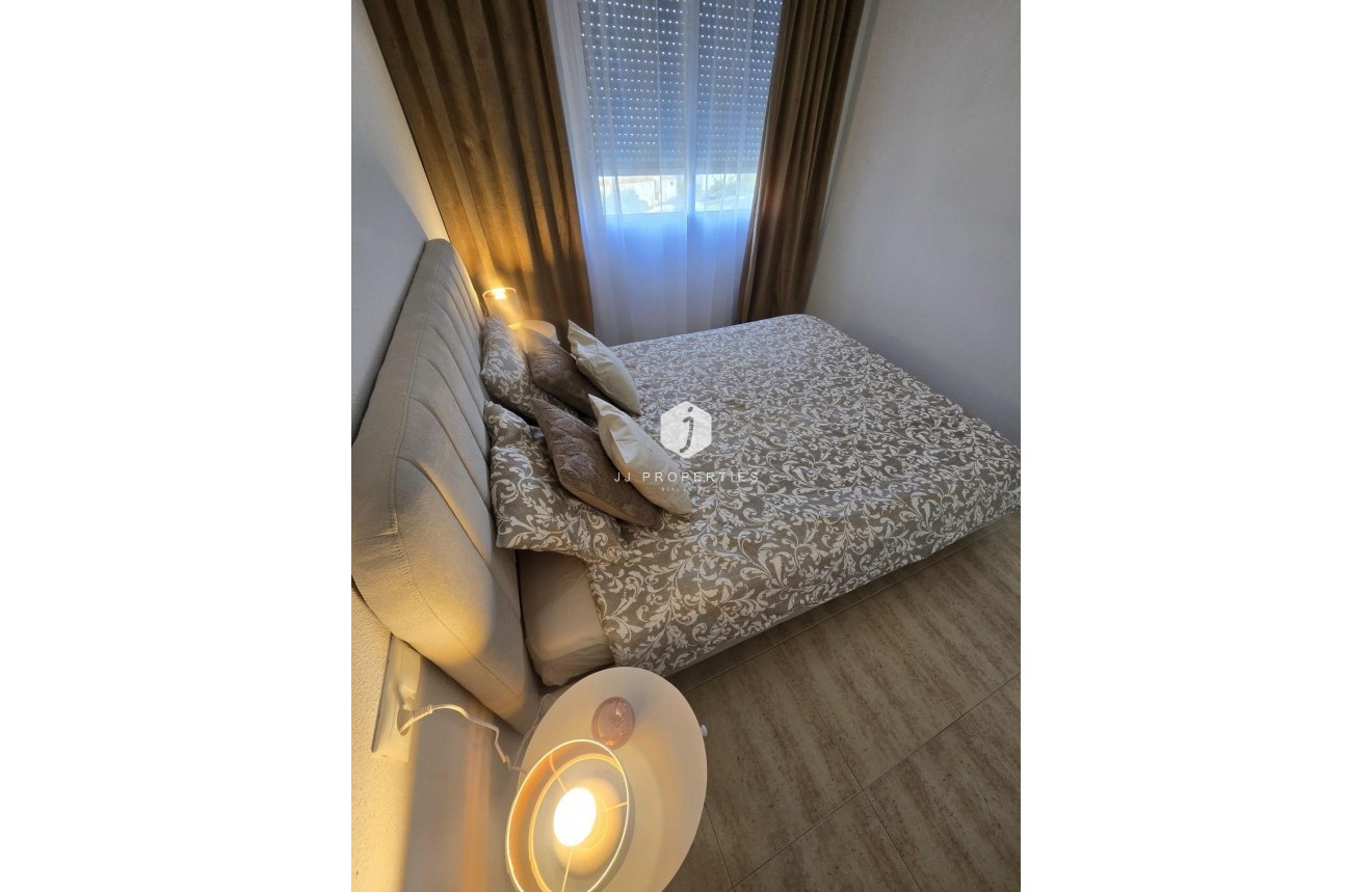 Resale - Apartment / flat -
Torrevieja - Torreblanca