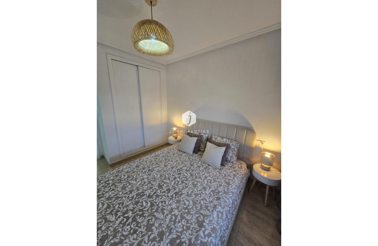 Resale - Apartment / flat -
Torrevieja - Torreblanca