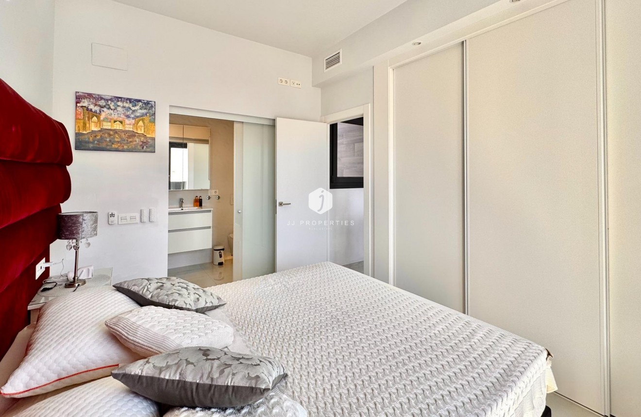 Resale - Villa -
Orihuela Costa - Lomas de Cabo Roig