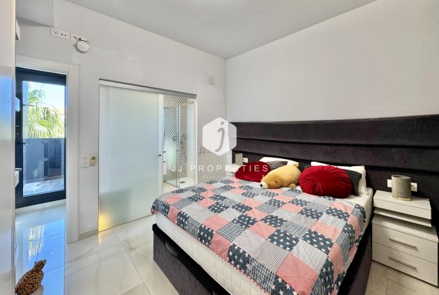 Resale - Villa -
Orihuela Costa - Lomas de Cabo Roig