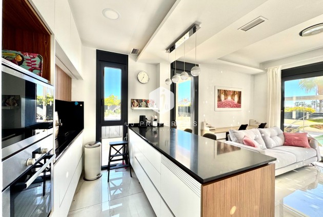 Resale - Villa -
Orihuela Costa - Lomas de Cabo Roig