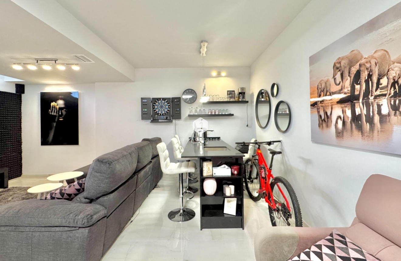 Resale - Villa -
Orihuela Costa - Lomas de Cabo Roig