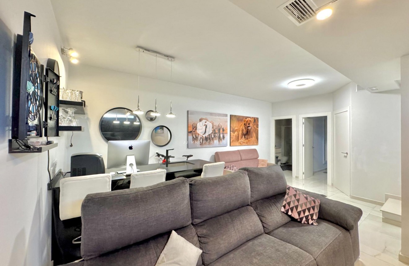 Resale - Villa -
Orihuela Costa - Lomas de Cabo Roig