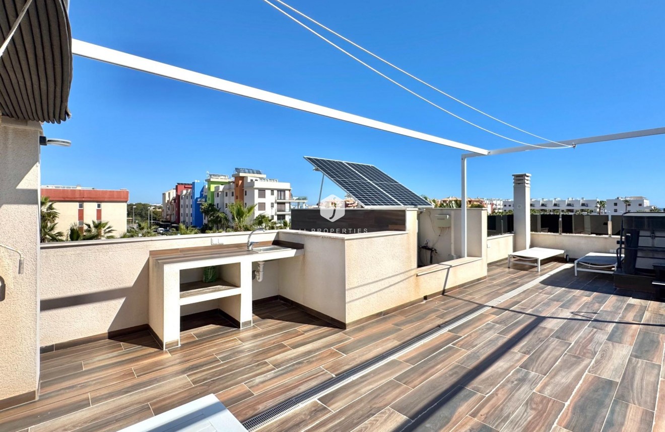 Resale - Villa -
Orihuela Costa - Lomas de Cabo Roig