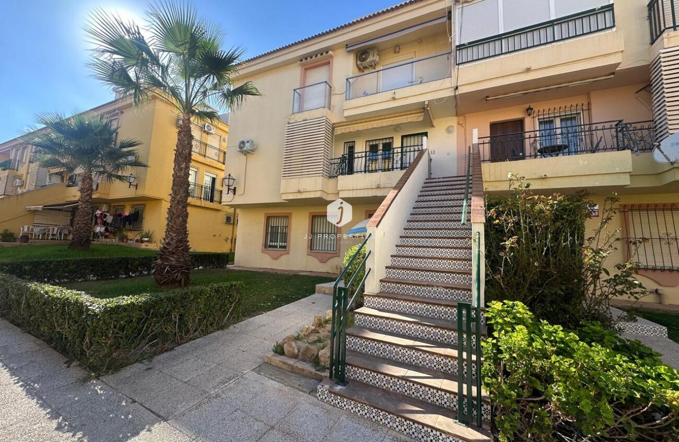 Resale - Apartment / flat -
Torrevieja - La veleta