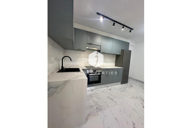 Resale - Apartment / flat -
Torrevieja - La veleta