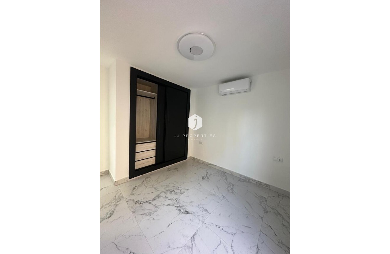 Resale - Apartment / flat -
Torrevieja - La veleta