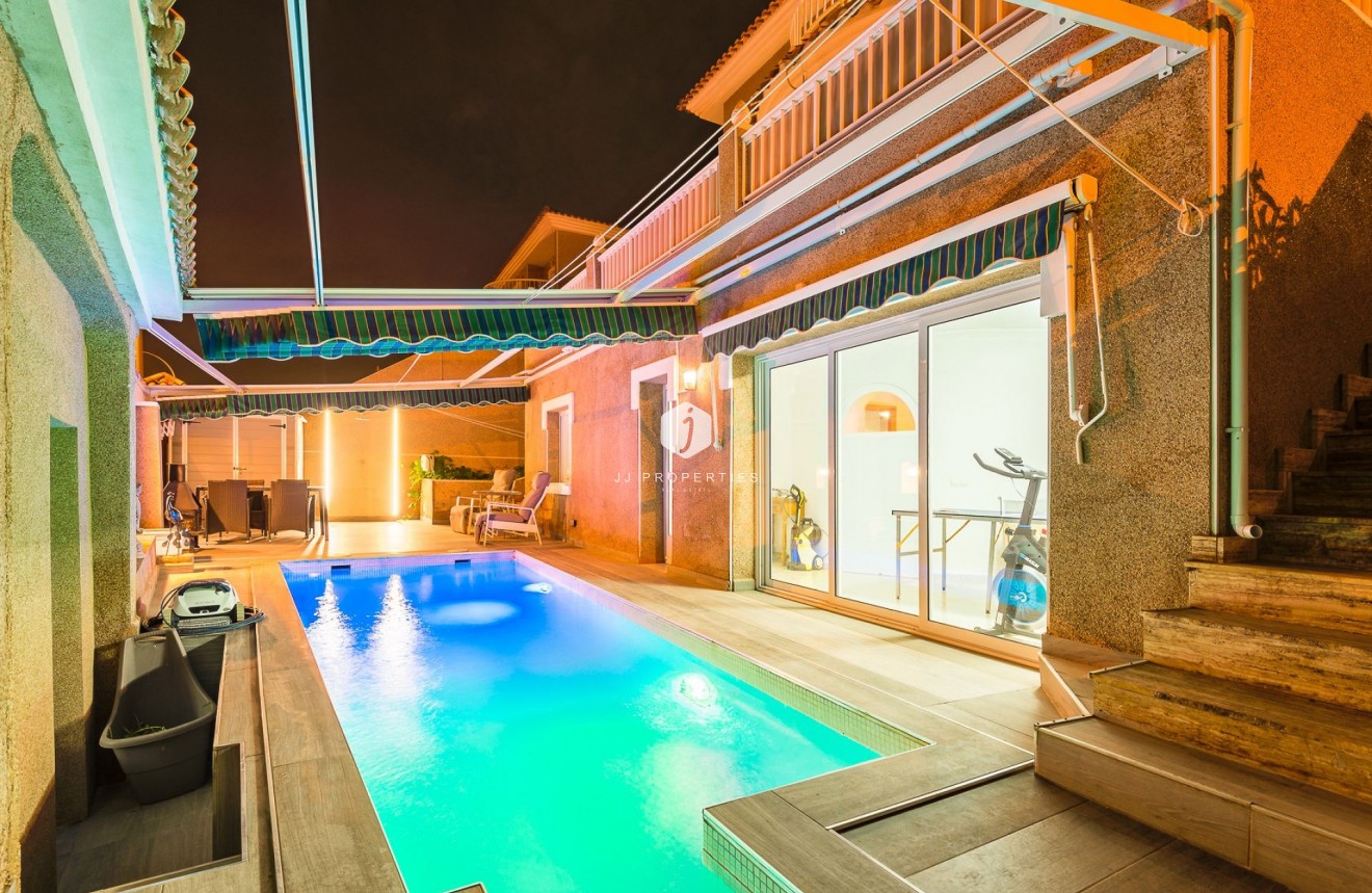 D'occasion - Villa -
Torrevieja - Costa Blanca