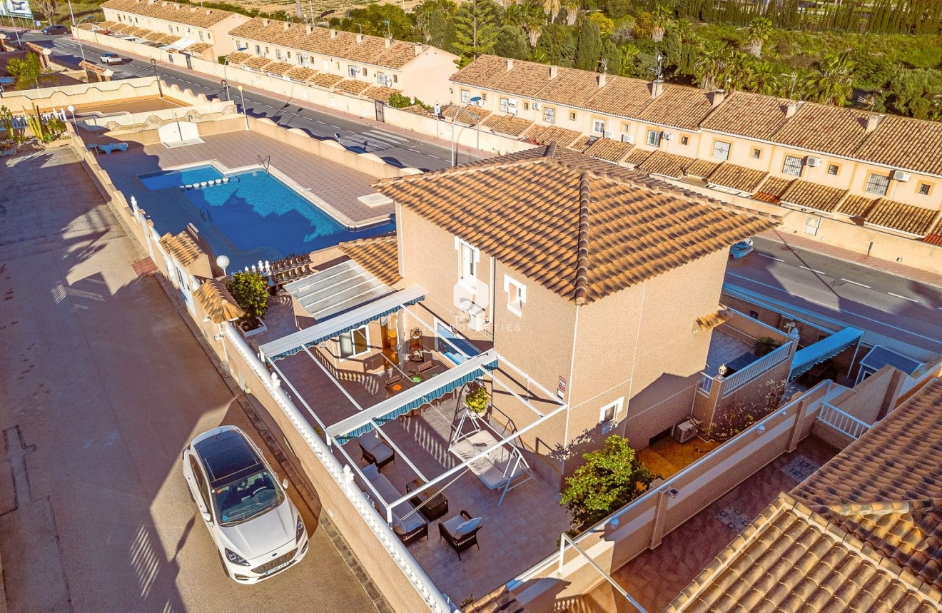 D'occasion - Villa -
Torrevieja - Costa Blanca