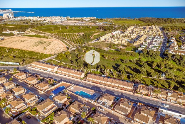 D'occasion - Villa -
Torrevieja - Costa Blanca