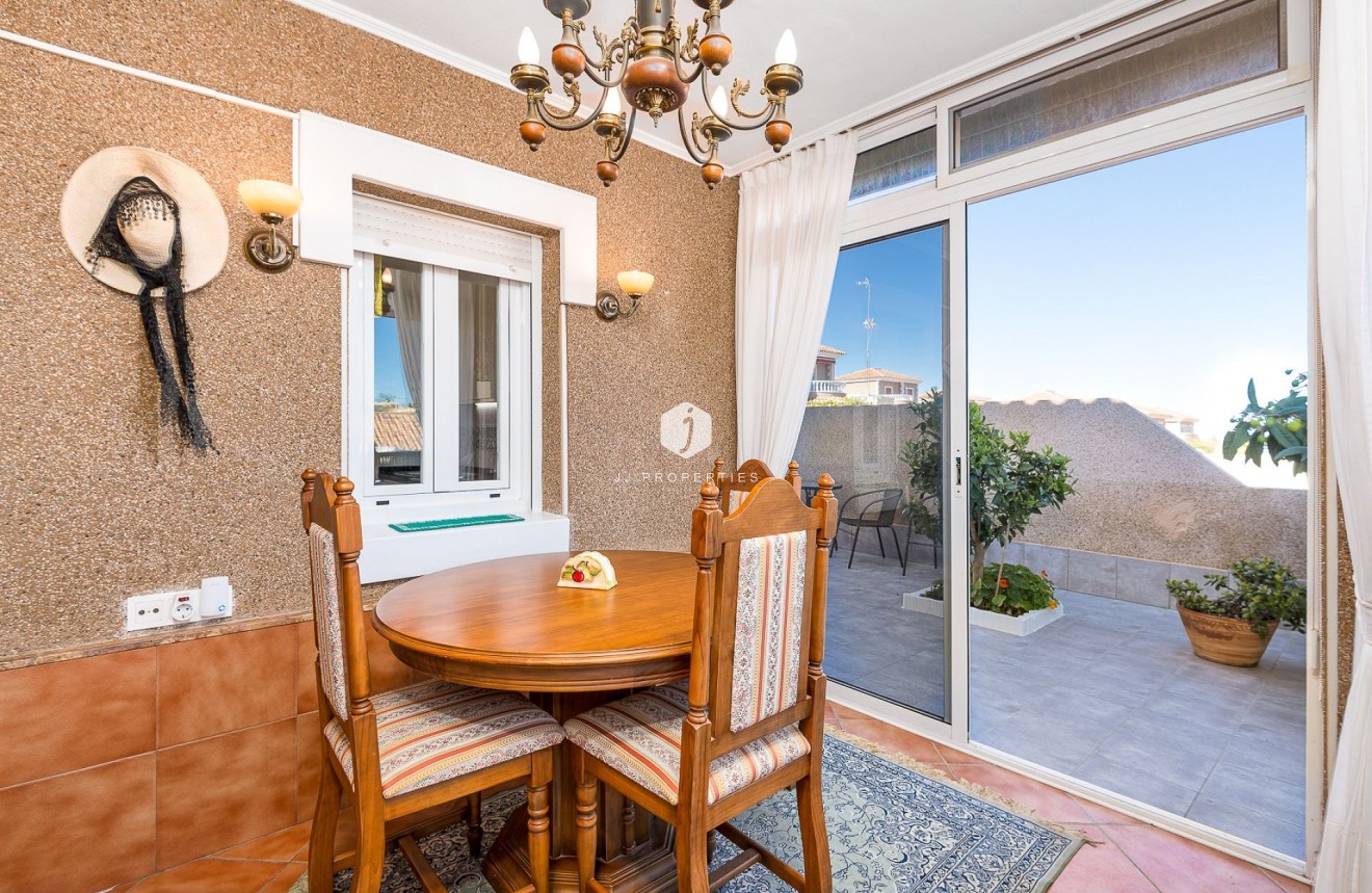 D'occasion - Villa -
Torrevieja - Costa Blanca