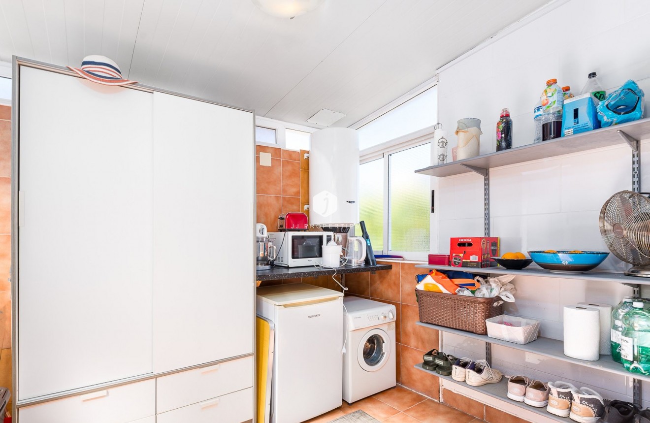 D'occasion - Villa -
Torrevieja - Costa Blanca