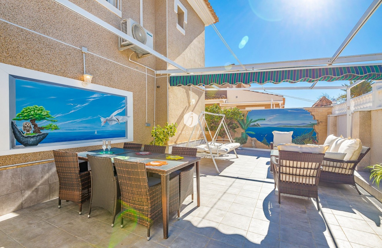 D'occasion - Villa -
Torrevieja - Costa Blanca