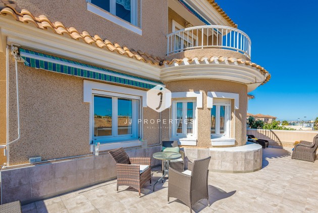 D'occasion - Villa -
Torrevieja - Costa Blanca