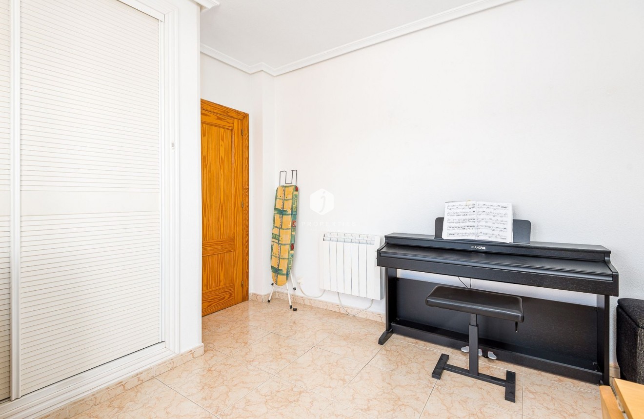 D'occasion - Villa -
Torrevieja - Costa Blanca