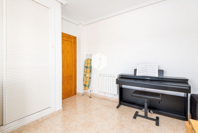 D'occasion - Villa -
Torrevieja - Costa Blanca