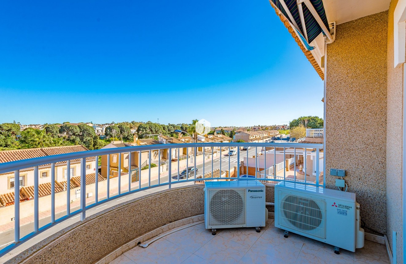 D'occasion - Villa -
Torrevieja - Costa Blanca